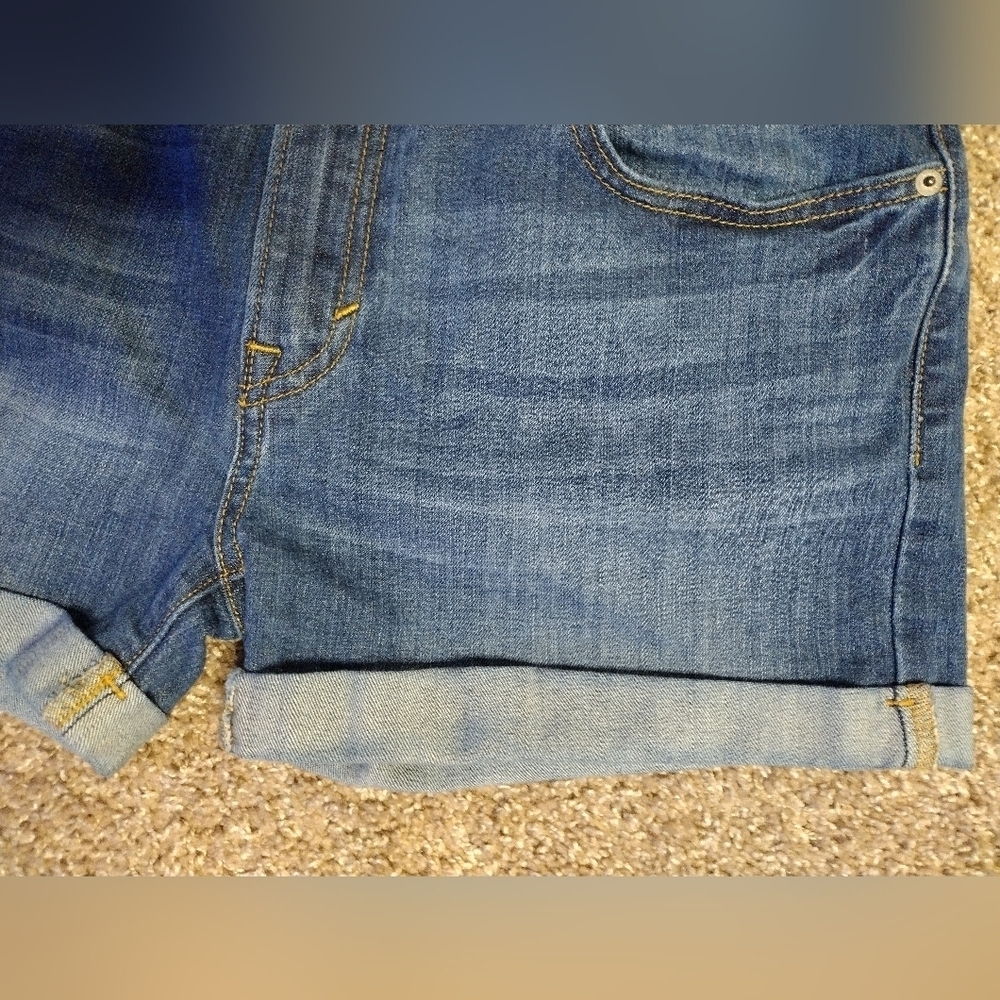 Levi Strauss Denim Roll Cuff Shorts NWOT - Picture 8 of 13